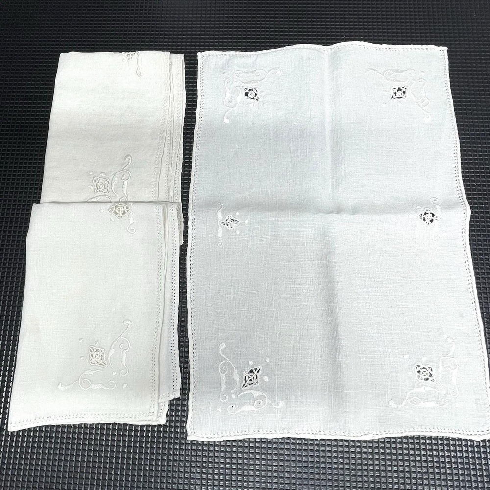 Vintage‎ Linen Dinner Or Luncheon Italian Hand Embroidered Napkins Set of 3
